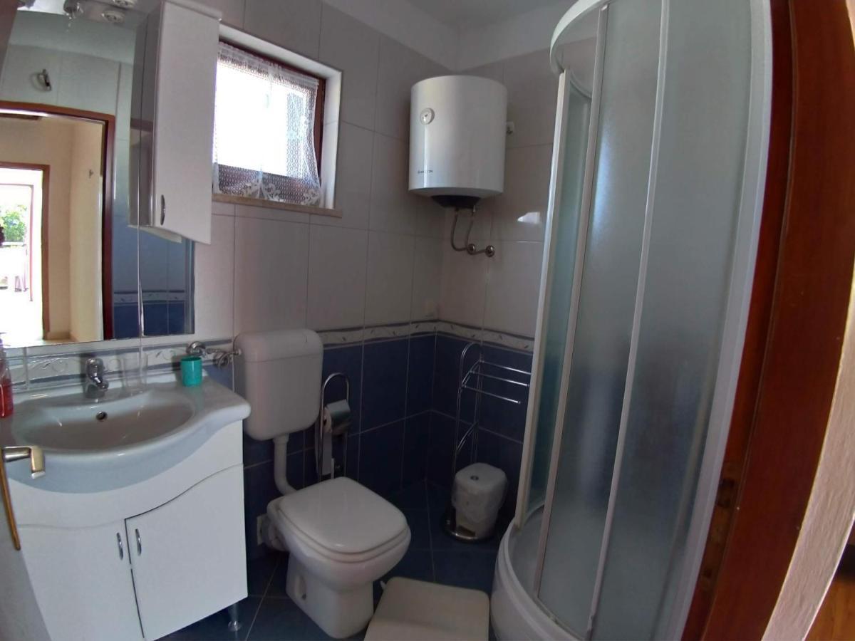 Apartment Njivice 15904B 외부 사진